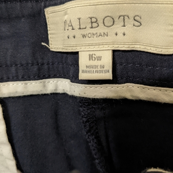 Talbots Twill Shorts EUC - Picture 4 of 4